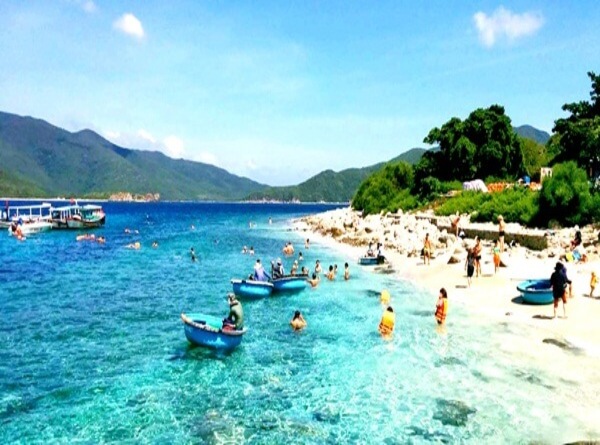 Hòn Mun Nha Trang tuyệt đẹp trong nắng vàng